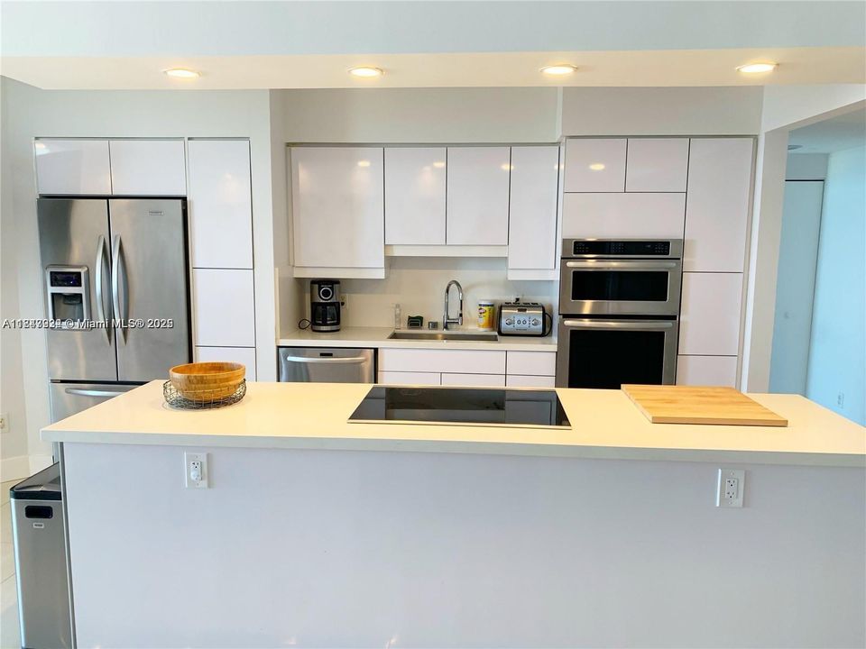 Active With Contract: $8,500 (2 beds, 2 baths, 1490 Square Feet)