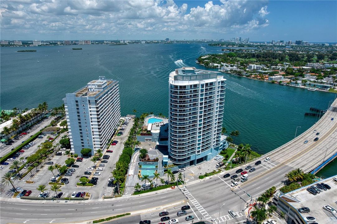 For Sale: $450,000 (2 beds, 2 baths, 1221 Square Feet)