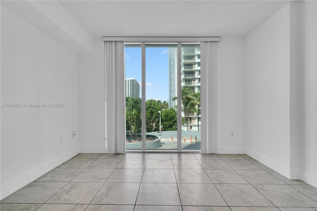 For Sale: $450,000 (2 beds, 2 baths, 1221 Square Feet)