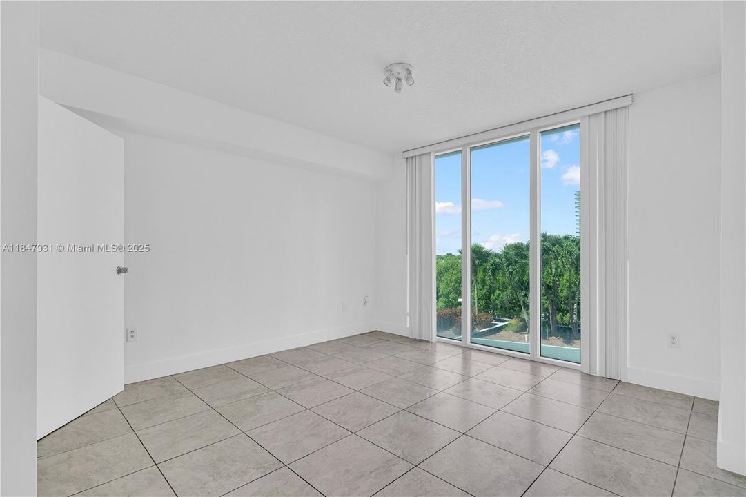 For Sale: $450,000 (2 beds, 2 baths, 1221 Square Feet)