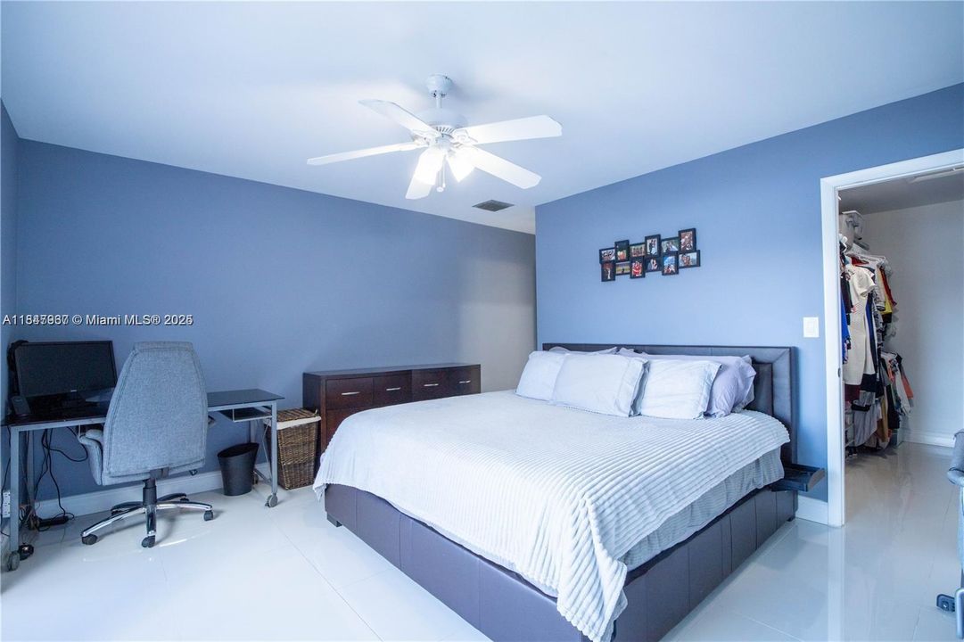 Recientemente alquilado: $3,200 (3 camas, 2 baños, 1432 Pies cuadrados)