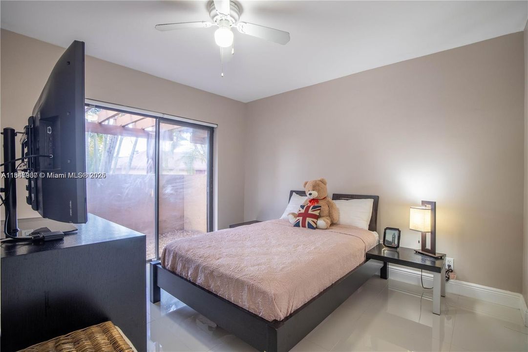 Recientemente alquilado: $3,200 (3 camas, 2 baños, 1432 Pies cuadrados)