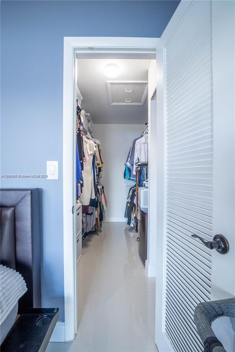 Recientemente alquilado: $3,200 (3 camas, 2 baños, 1432 Pies cuadrados)