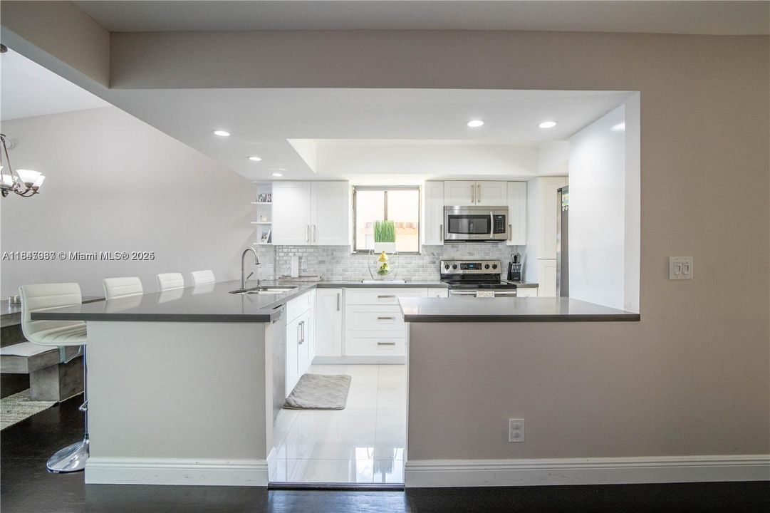 Recientemente alquilado: $3,200 (3 camas, 2 baños, 1432 Pies cuadrados)