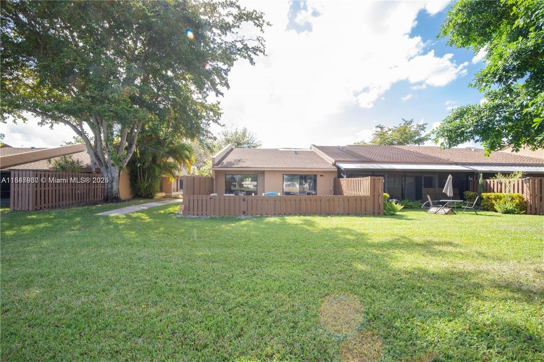 Recientemente alquilado: $3,200 (3 camas, 2 baños, 1432 Pies cuadrados)