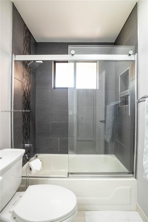 Recientemente alquilado: $3,200 (3 camas, 2 baños, 1432 Pies cuadrados)