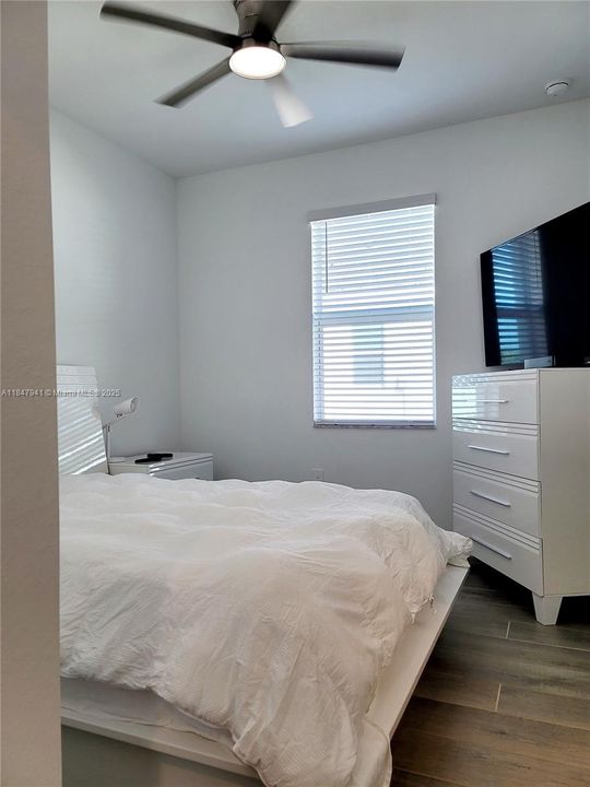 最近租的: $2,100 (4 贝兹, 3 浴室, 0 平方英尺)