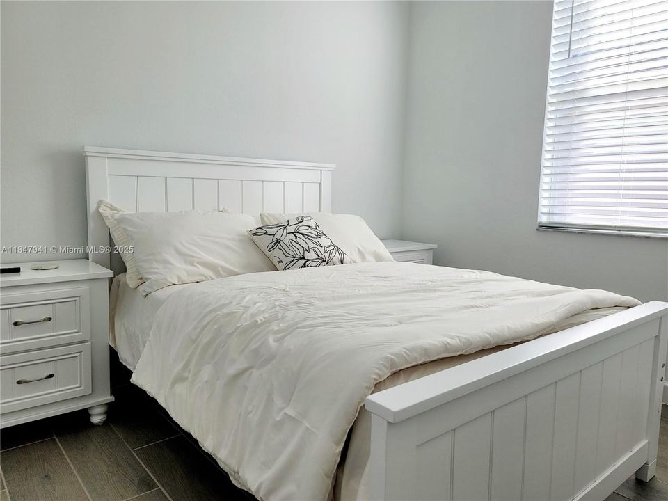 最近租的: $2,100 (4 贝兹, 3 浴室, 0 平方英尺)