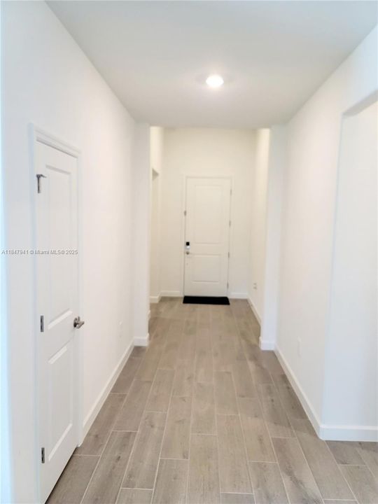 最近租的: $2,100 (4 贝兹, 3 浴室, 0 平方英尺)