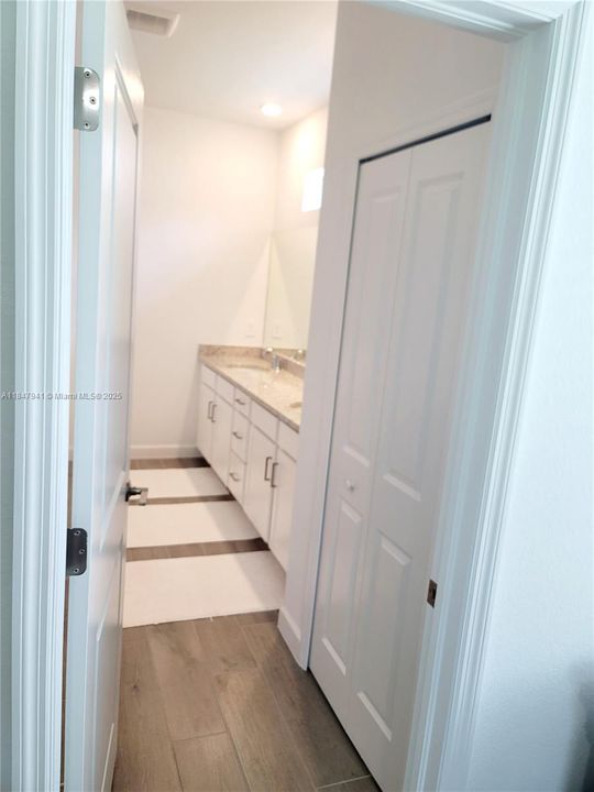 最近租的: $2,100 (4 贝兹, 3 浴室, 0 平方英尺)