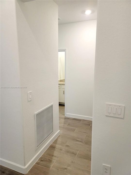 最近租的: $2,100 (4 贝兹, 3 浴室, 0 平方英尺)