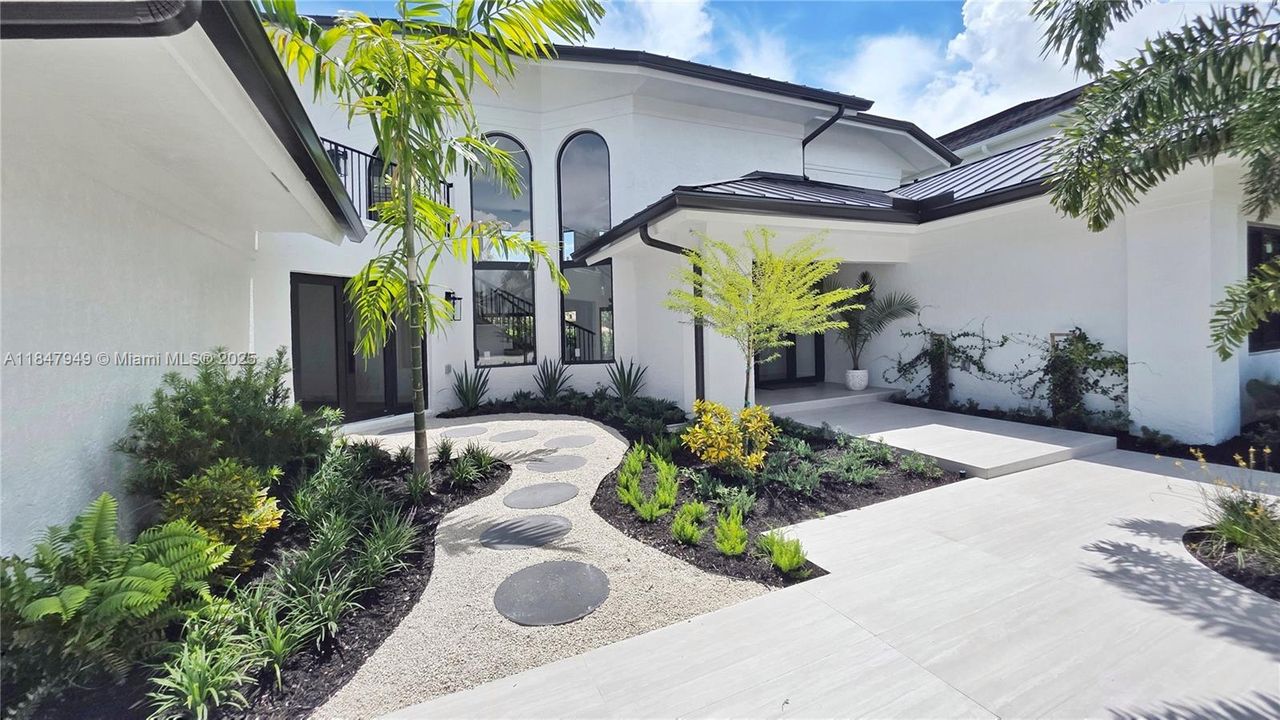 待售: $2,999,900 (5 贝兹, 4 浴室, 4596 平方英尺)