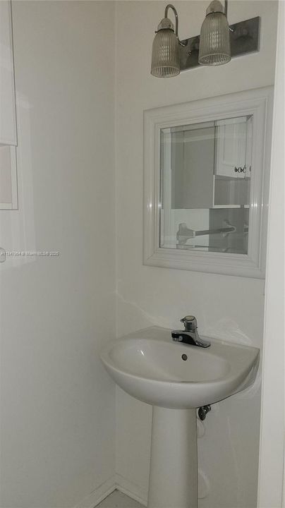 待售: $415,000 (2 贝兹, 1 浴室, 1110 平方英尺)