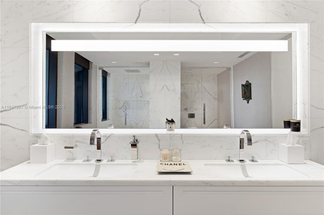 En Venta: $16,900,000 (4 camas, 4 baños, 4812 Pies cuadrados)