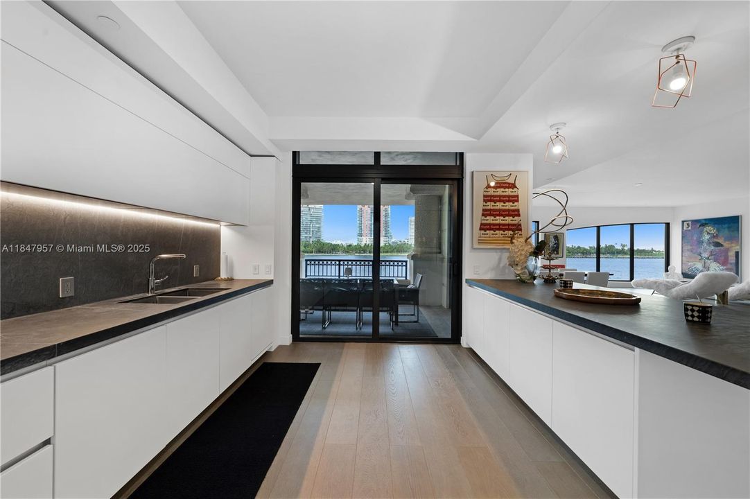 En Venta: $16,900,000 (4 camas, 4 baños, 4812 Pies cuadrados)