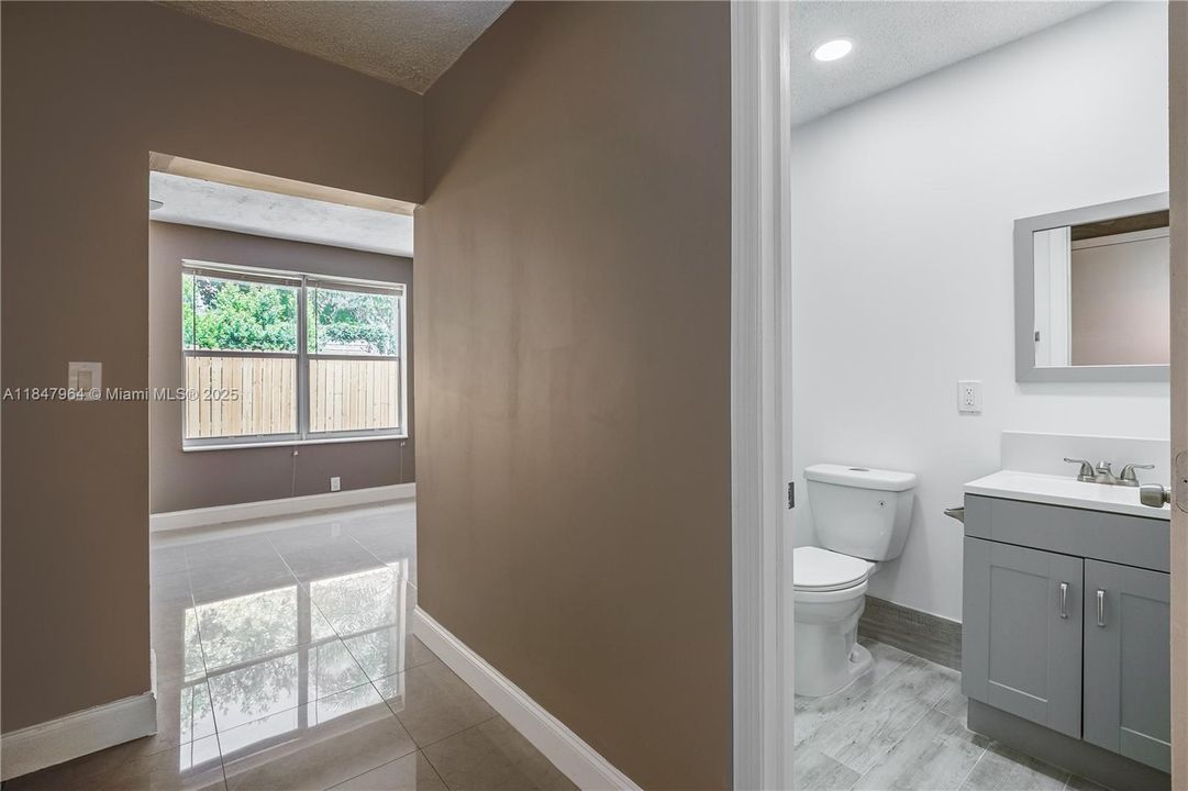 Recently Rented: $1,800 (1 beds, 1 baths, 1537 Square Feet)