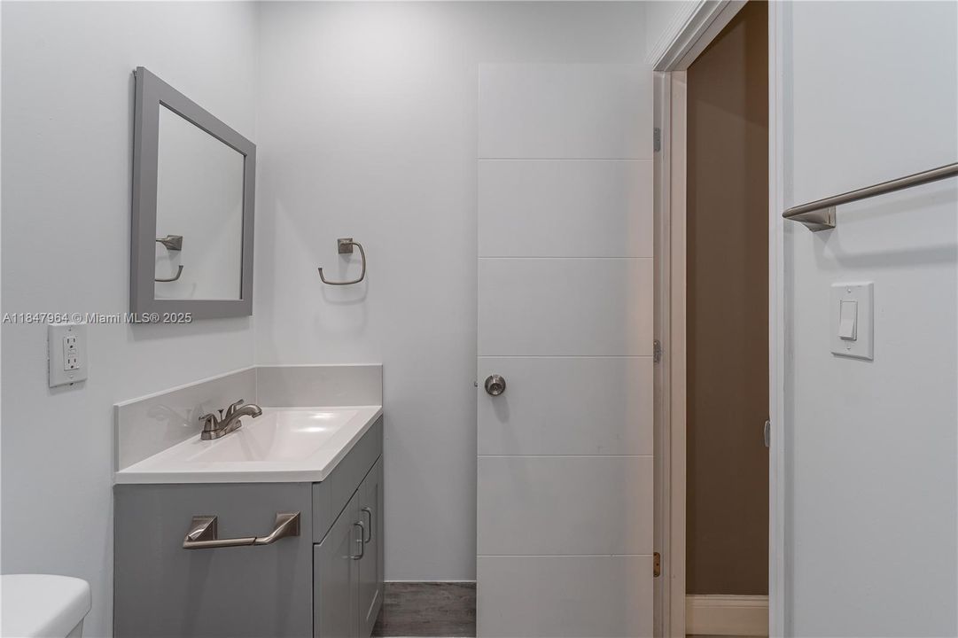 Recently Rented: $1,800 (1 beds, 1 baths, 1537 Square Feet)