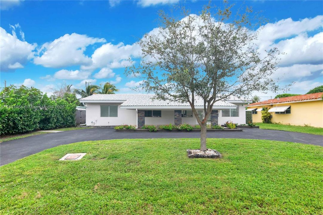 最近售出: $490,000 (3 贝兹, 2 浴室, 2175 平方英尺)