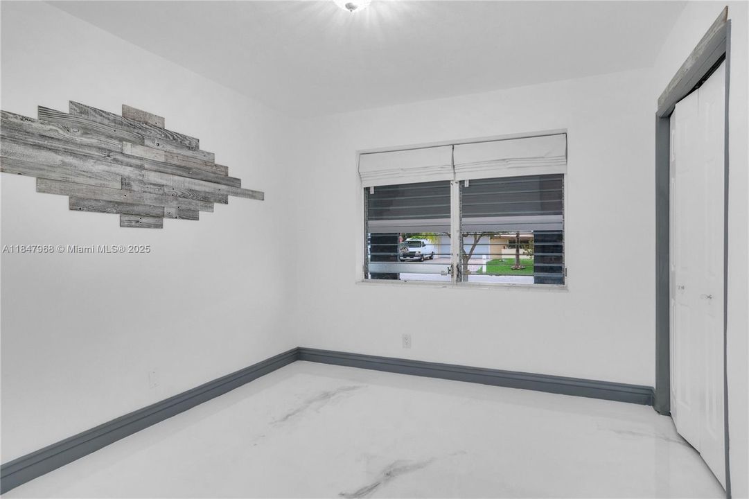 最近售出: $490,000 (3 贝兹, 2 浴室, 2175 平方英尺)