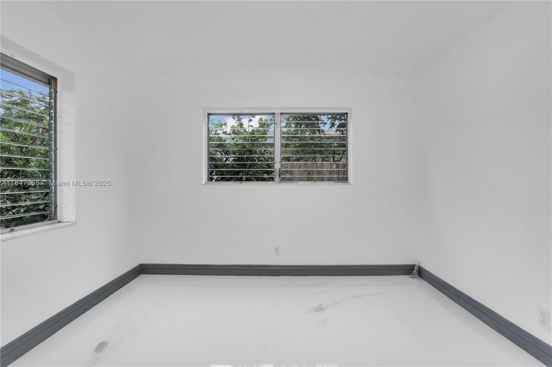 最近售出: $490,000 (3 贝兹, 2 浴室, 2175 平方英尺)