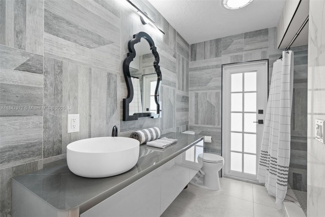 For Sale: $2,499,000 (3 beds, 2 baths, 0 Square Feet)