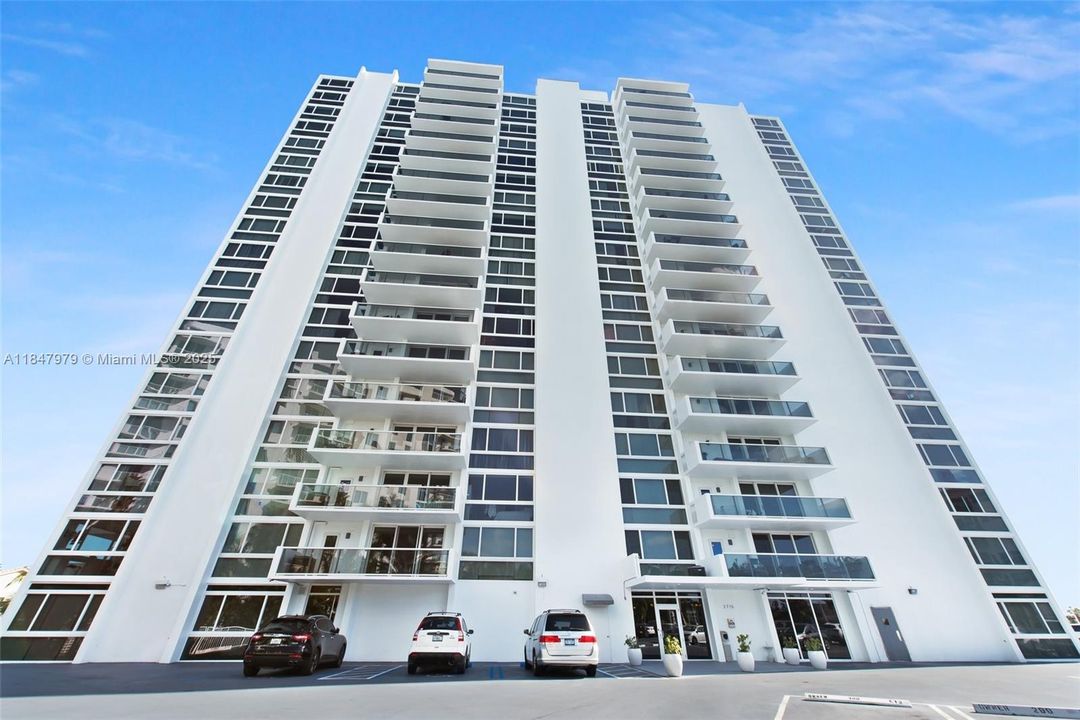 Active With Contract: $4,000 (2 beds, 2 baths, 1200 Square Feet)