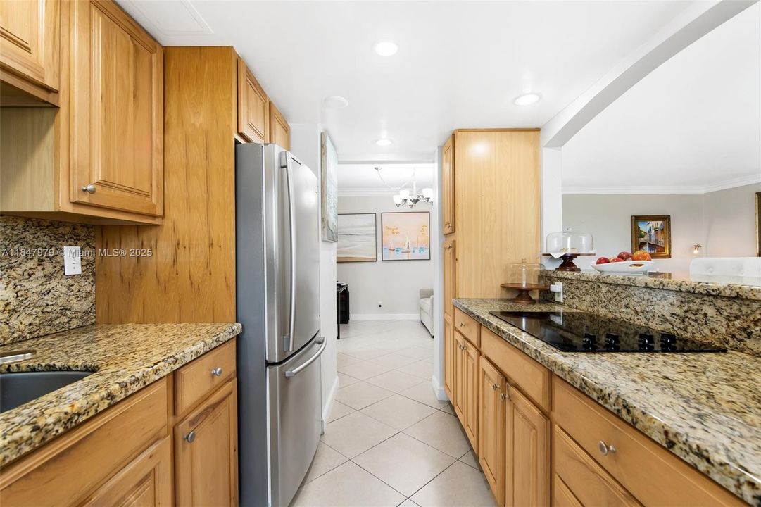 Active With Contract: $4,000 (2 beds, 2 baths, 1200 Square Feet)