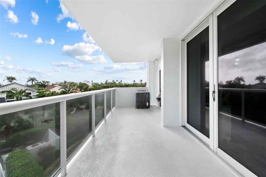 Active With Contract: $4,000 (2 beds, 2 baths, 1200 Square Feet)