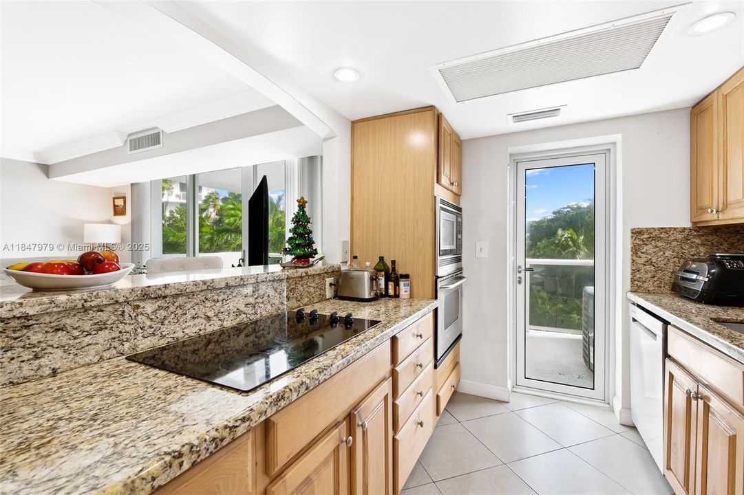 Active With Contract: $4,000 (2 beds, 2 baths, 1200 Square Feet)