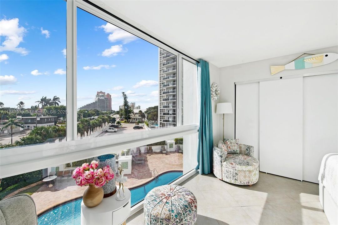 Active With Contract: $4,000 (2 beds, 2 baths, 1200 Square Feet)