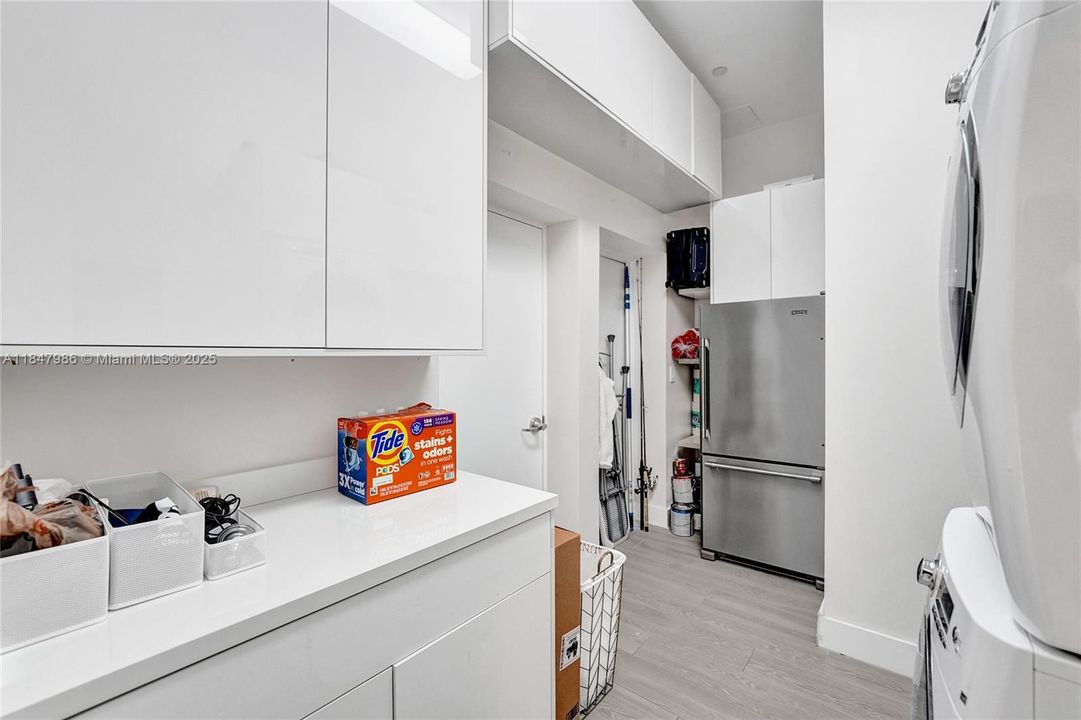 For Sale: $3,249,000 (3 beds, 3 baths, 2768 Square Feet)