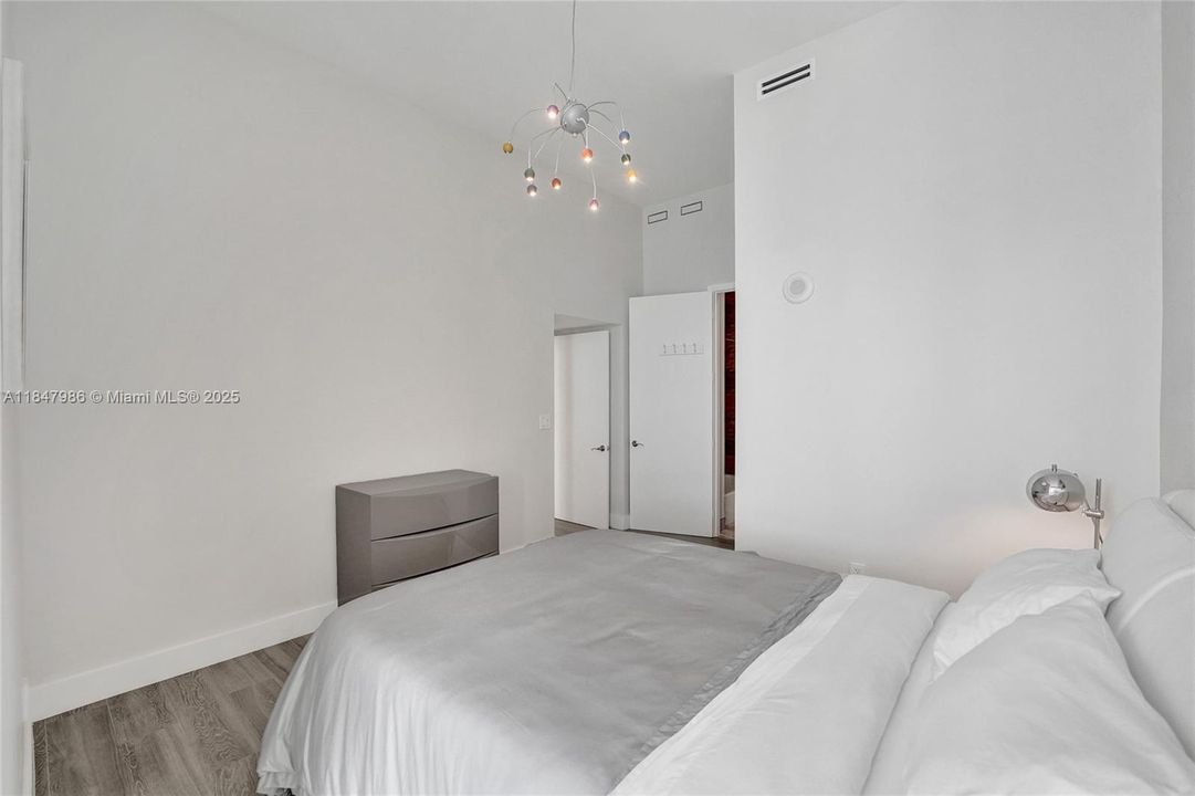 For Sale: $3,249,000 (3 beds, 3 baths, 2768 Square Feet)