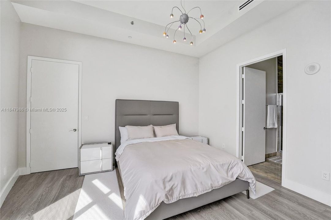 For Sale: $3,249,000 (3 beds, 3 baths, 2768 Square Feet)