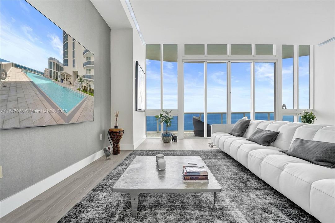 For Sale: $3,249,000 (3 beds, 3 baths, 2768 Square Feet)