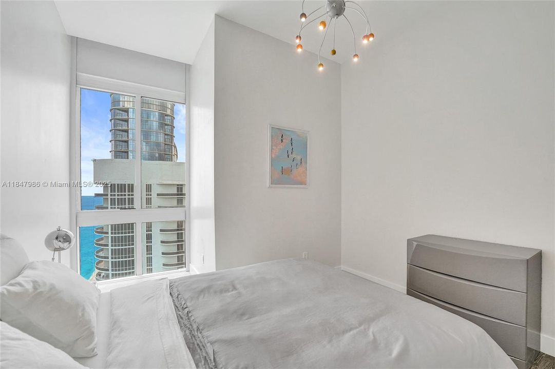 For Sale: $3,249,000 (3 beds, 3 baths, 2768 Square Feet)