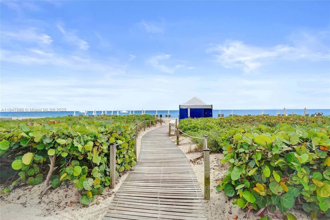 For Sale: $3,249,000 (3 beds, 3 baths, 2768 Square Feet)