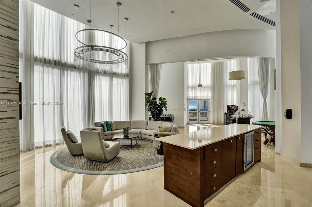 For Sale: $3,249,000 (3 beds, 3 baths, 2768 Square Feet)