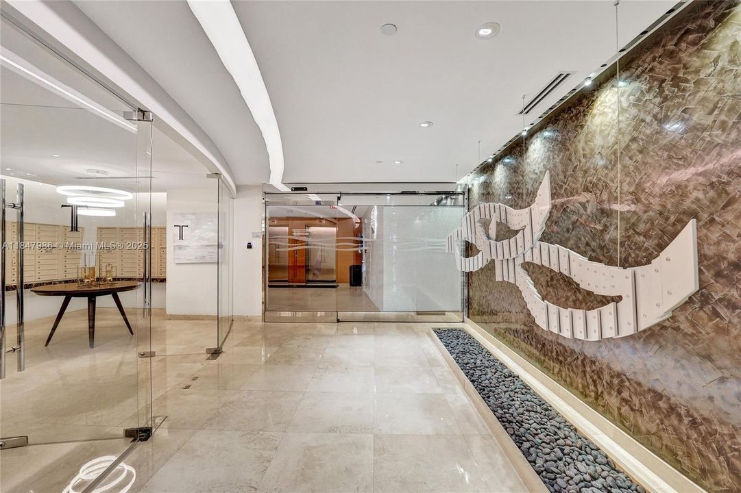 For Sale: $3,249,000 (3 beds, 3 baths, 2768 Square Feet)