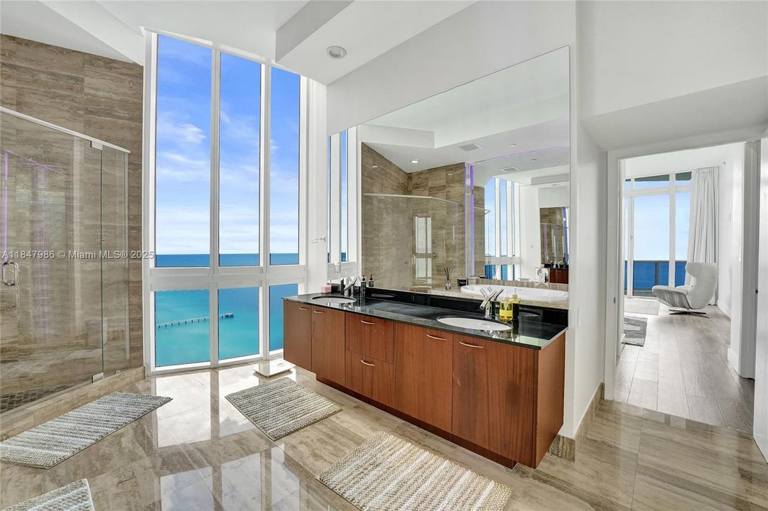 For Sale: $3,249,000 (3 beds, 3 baths, 2768 Square Feet)