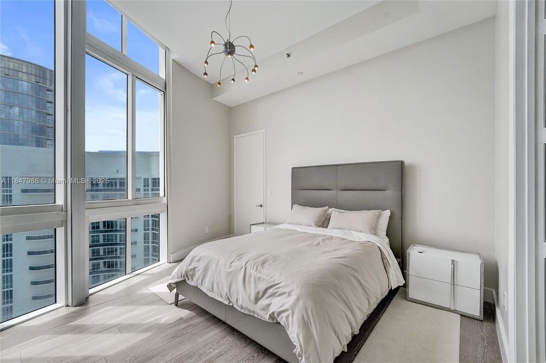 For Sale: $3,249,000 (3 beds, 3 baths, 2768 Square Feet)