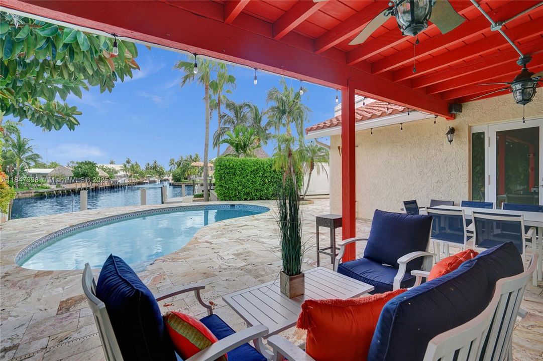 En Venta: $1,250,000 (3 camas, 2 baños, 1865 Pies cuadrados)