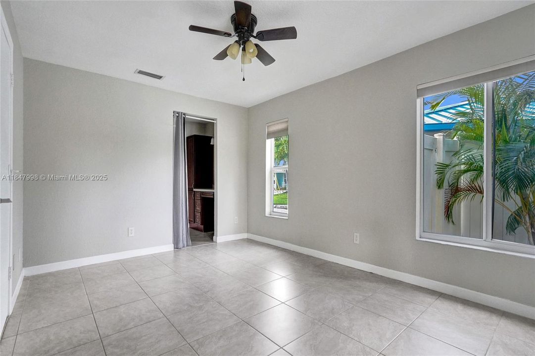 En Venta: $1,250,000 (3 camas, 2 baños, 1865 Pies cuadrados)