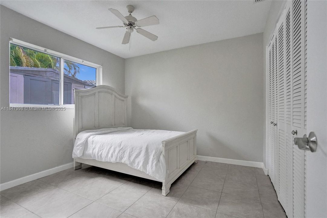 En Venta: $1,250,000 (3 camas, 2 baños, 1865 Pies cuadrados)