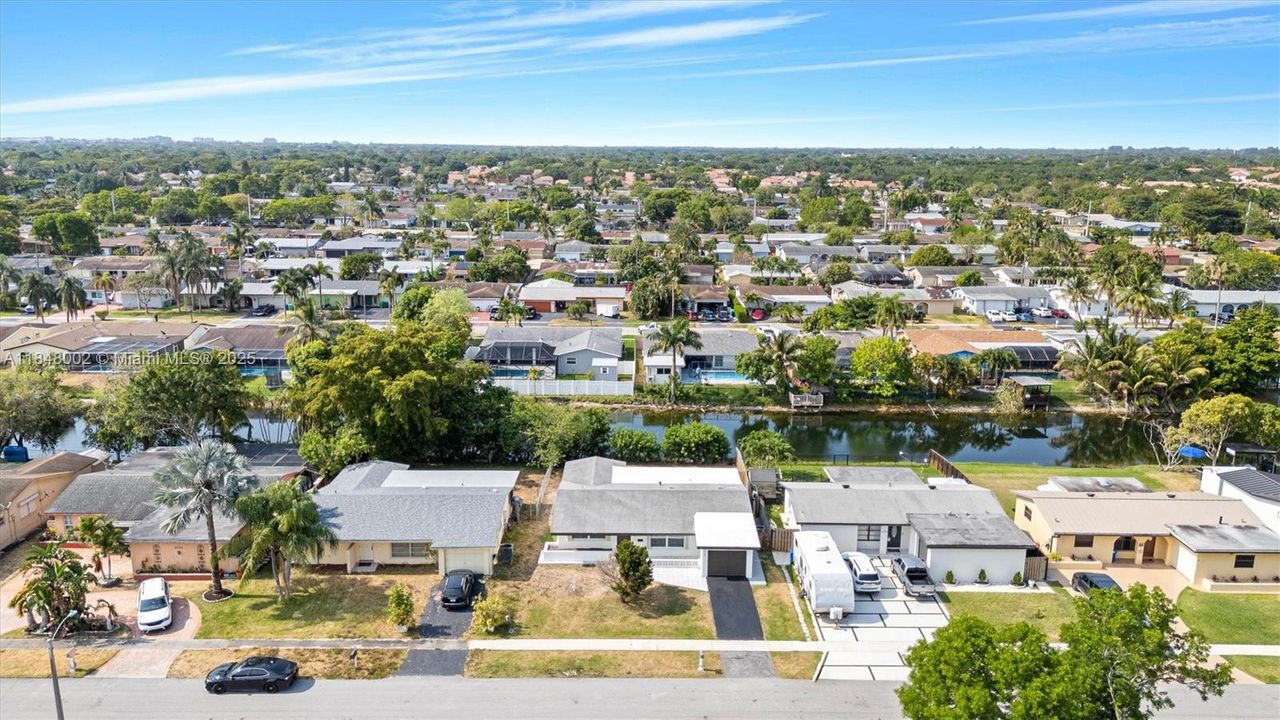 最近租的: $3,150 (3 贝兹, 2 浴室, 1266 平方英尺)