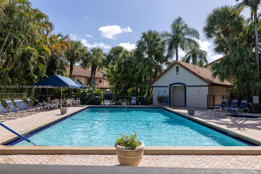 Recently Sold: $525,000 (3 beds, 2 baths, 1823 Square Feet)