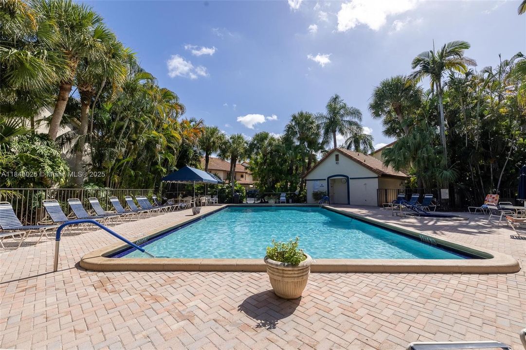 Recently Sold: $525,000 (3 beds, 2 baths, 1823 Square Feet)