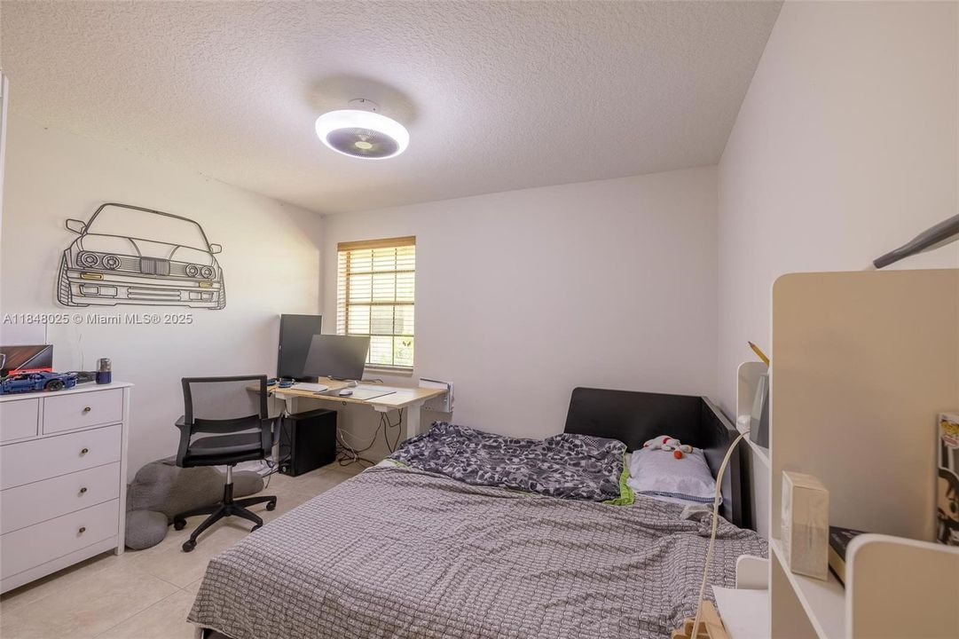 Recently Sold: $525,000 (3 beds, 2 baths, 1823 Square Feet)