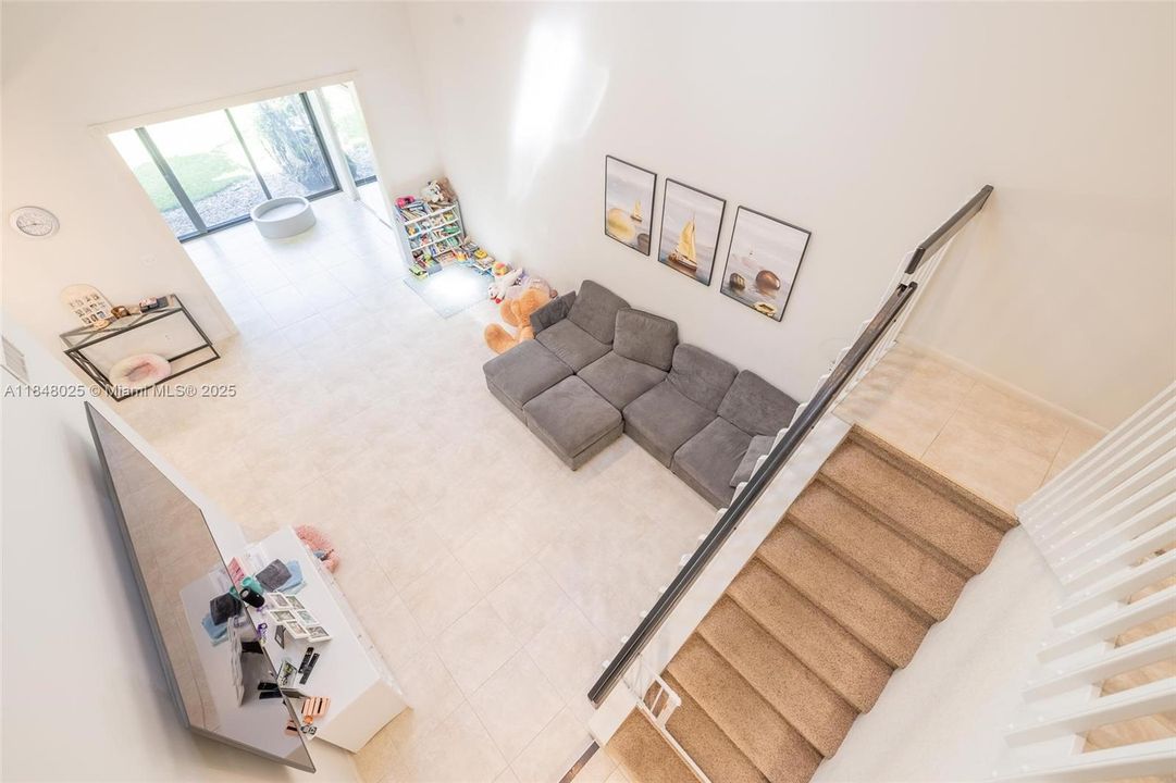 Recently Sold: $525,000 (3 beds, 2 baths, 1823 Square Feet)