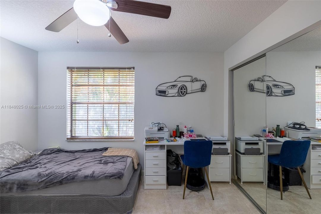 Recently Sold: $525,000 (3 beds, 2 baths, 1823 Square Feet)