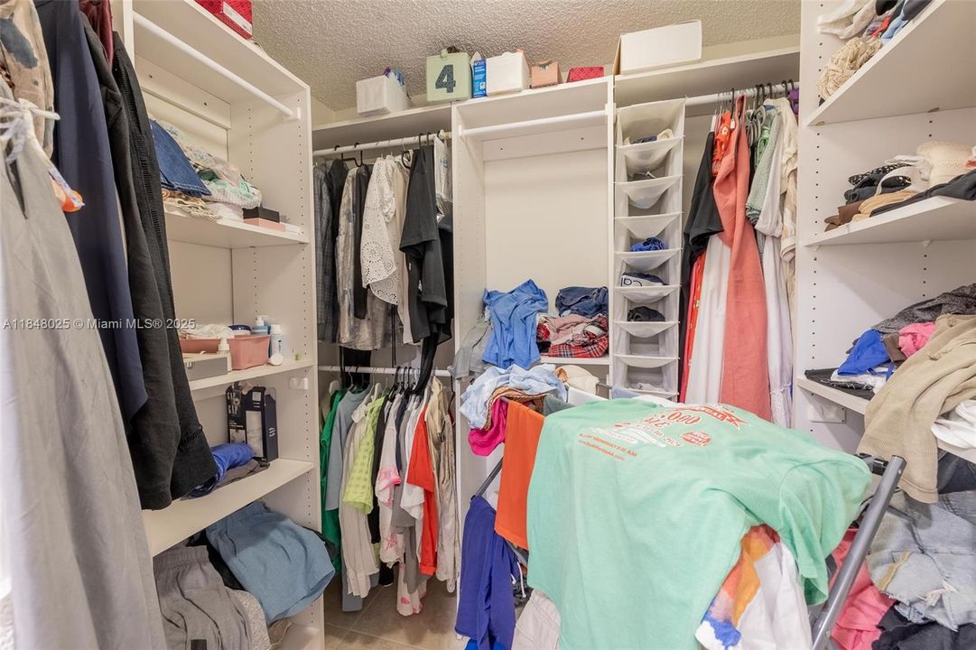 Recently Sold: $525,000 (3 beds, 2 baths, 1823 Square Feet)